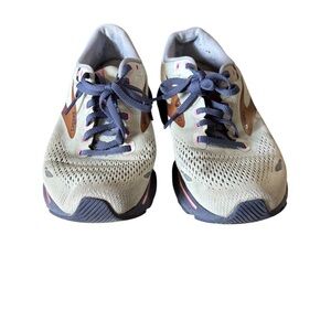 Brooks Athletic Shoes - Cream and Blue